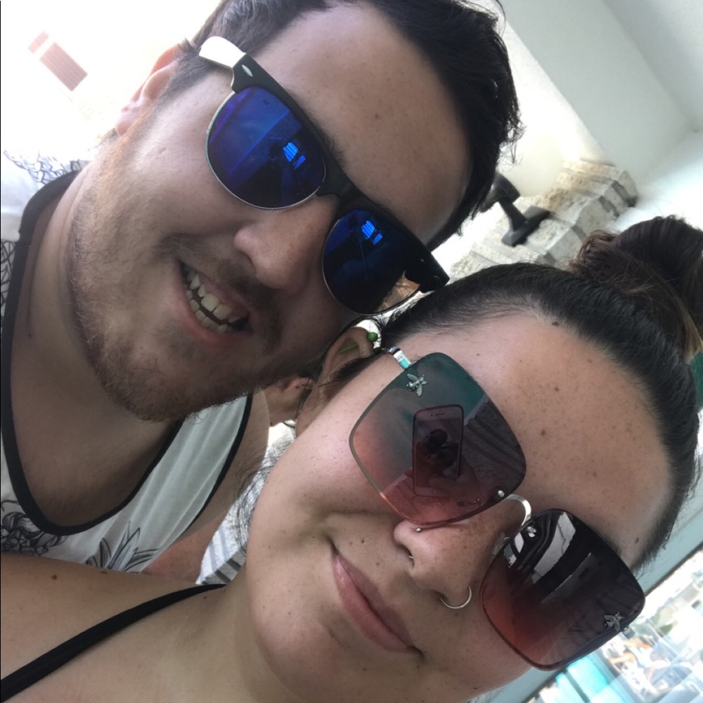 Meet your Posher, Dana